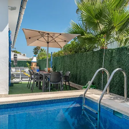 Faisan Con Piscina Privada אלקודיה