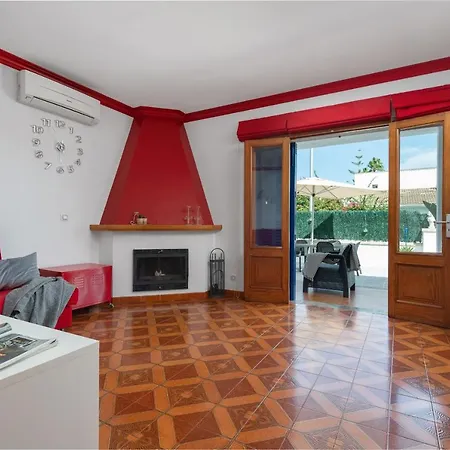 Faisan Con Piscina Privada בית נופש
