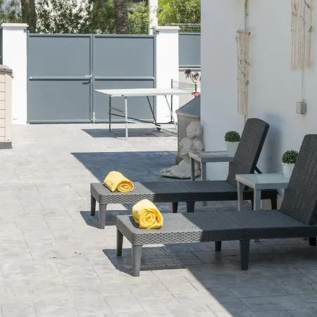 Faisan Con Piscina Privada * אלקודיה