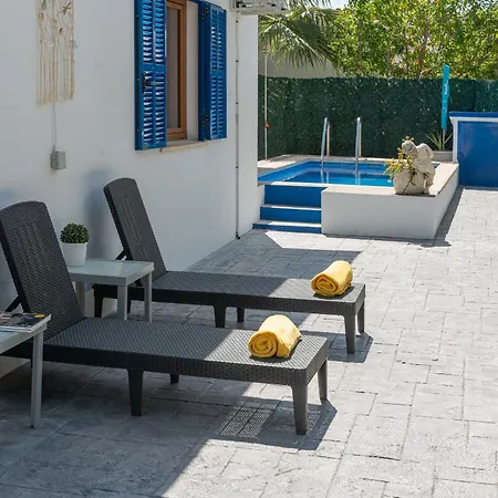 בית נופש Faisan Con Piscina Privada *