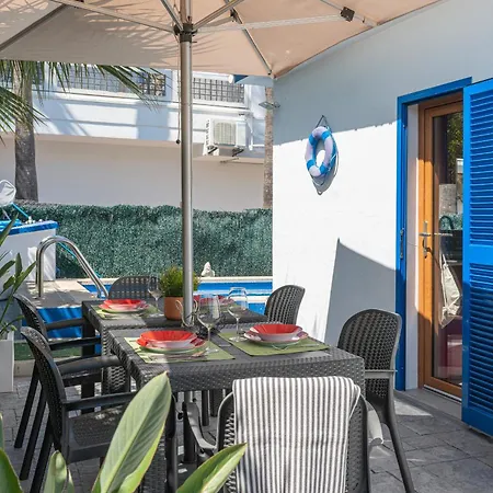 Faisan Con Piscina Privada אלקודיה