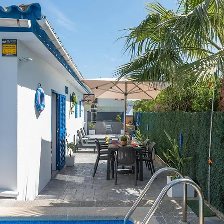 Faisan Con Piscina Privada אלקודיה